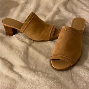 Jack Rogers suede mule heel